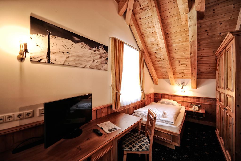 Hotel Fatlar Ischgl Ngoại thất bức ảnh